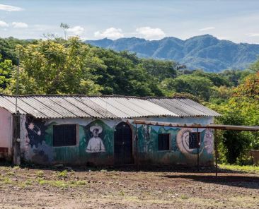 Reserva-de-la-Biosfera-de-Manantlan-Casa-de-los-Mayores-en-el-Ejido-de-Ayotitlan-Jalisco